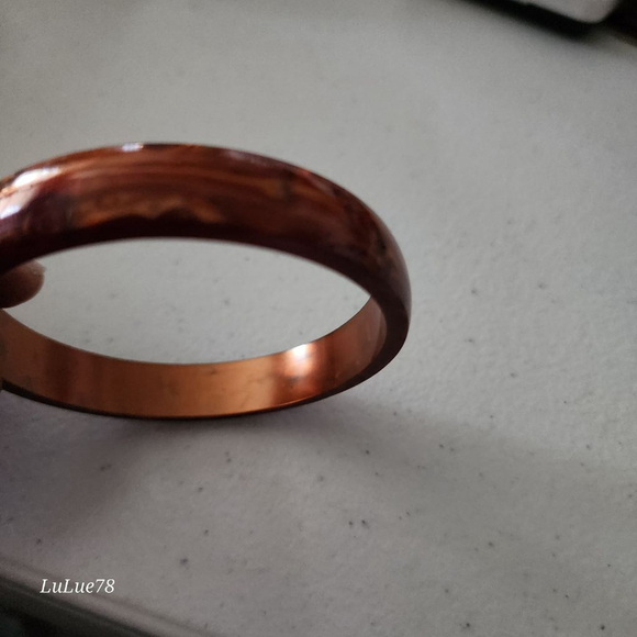 Women's Marbled Pattern Bangle Bracelet - Picture 8 of 11